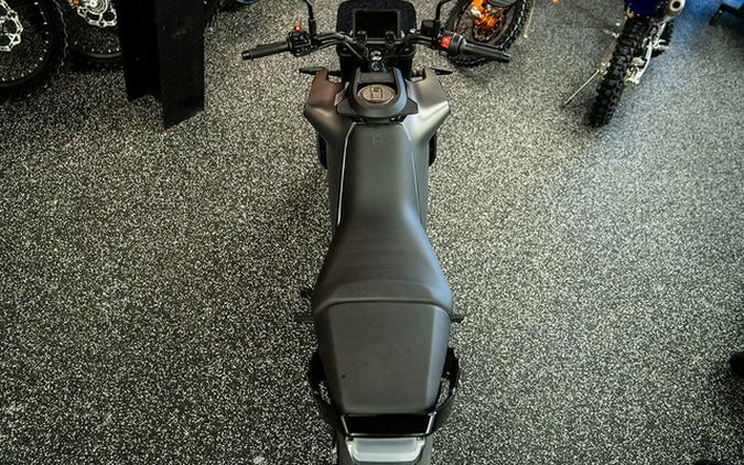 2024 Husqvarna SVARTPILEN 401