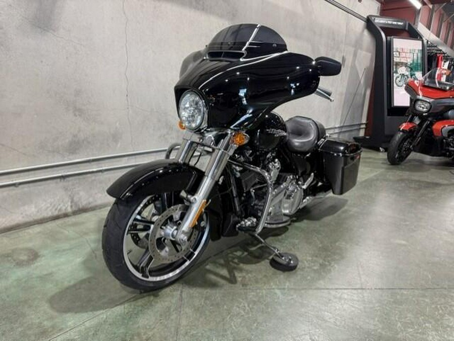 FLHX 2019 Street Glide®
