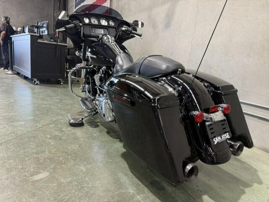 FLHX 2019 Street Glide®