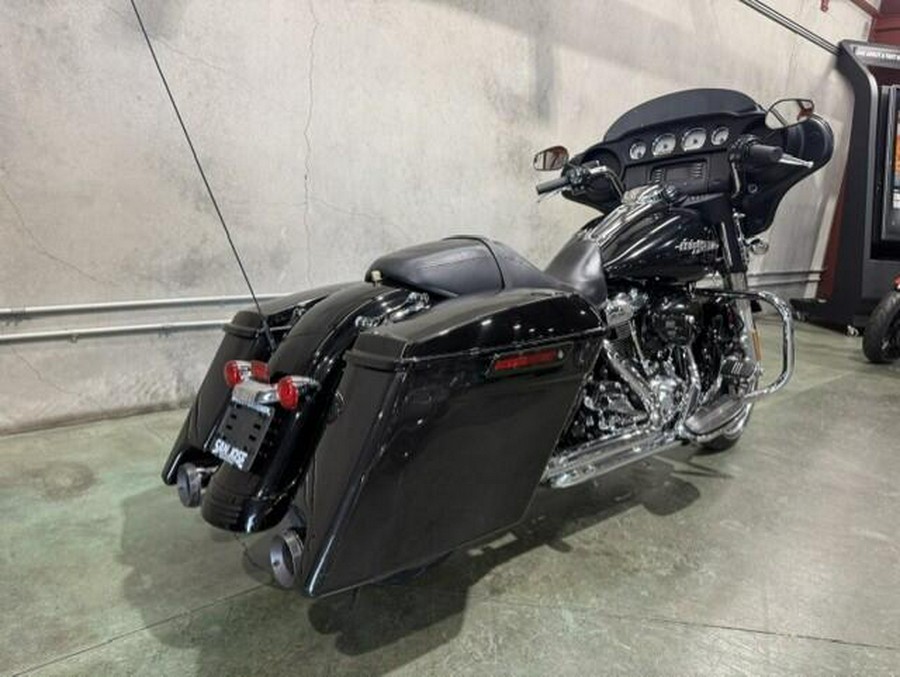 FLHX 2019 Street Glide®