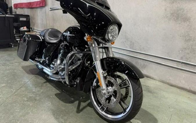 FLHX 2019 Street Glide®