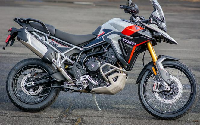 2025 Triumph Tiger 900 Rally Pro Ash Grey / Intense Orange