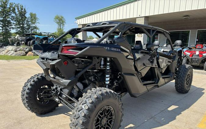 2026 Can-Am Maverick X3 Max X RS Turbo RR Triple Black_4.5 In