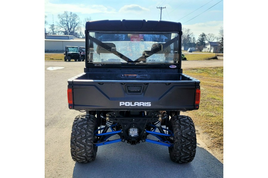 2017 Polaris Industries RANGER XP® 900 EPS Silver Pearl