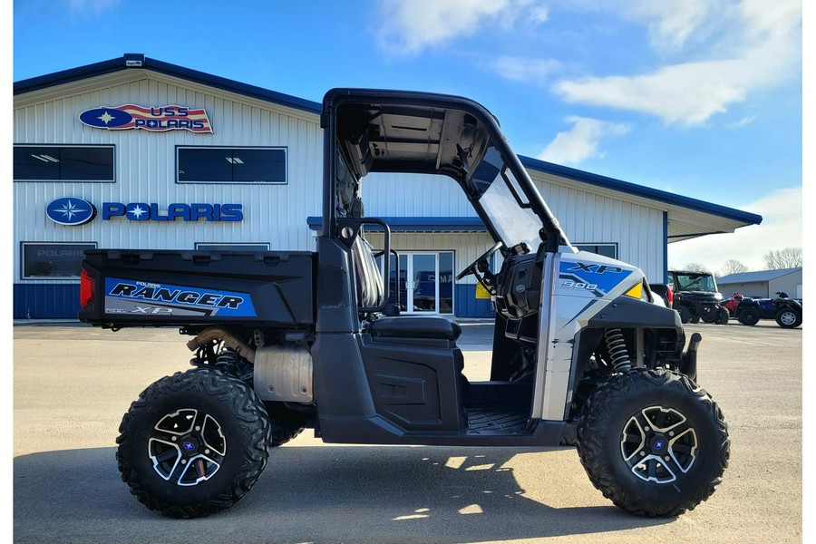 2017 Polaris Industries RANGER XP® 900 EPS Silver Pearl