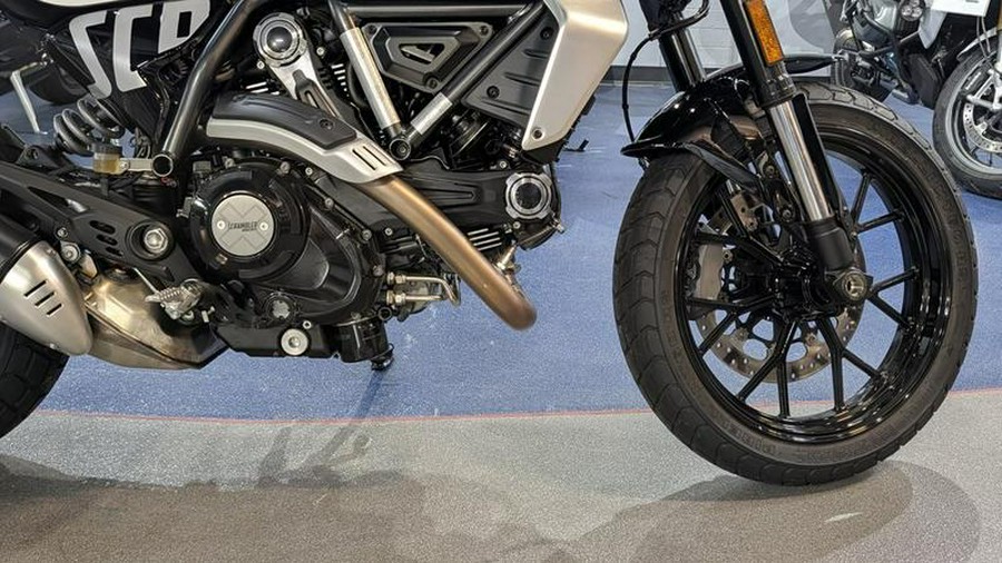 2025 Ducati Scrambler Icon Thrilling Black