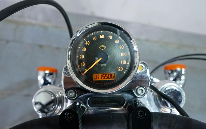 2015 Harley-Davidson 1200 Custom