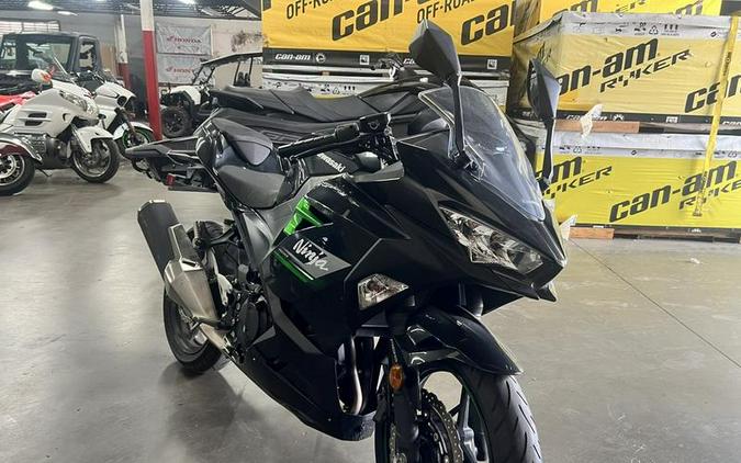 2023 Kawasaki Ninja® 400 Matrix Camo Gray/Metallic Matte Carbon Gray