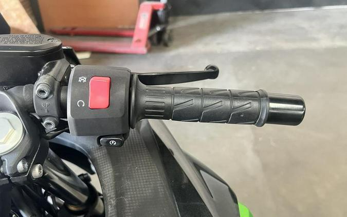 2023 Kawasaki Ninja® 400 Matrix Camo Gray/Metallic Matte Carbon Gray