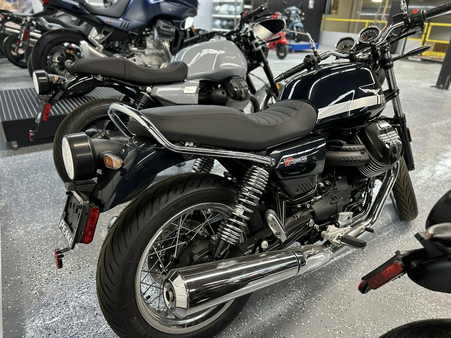 2025 Moto Guzzi V7 Special