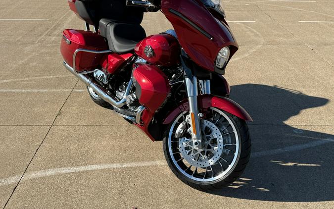 2026 Harley-Davidson® Street Glide Limited Brilliant Red Chrome Trim