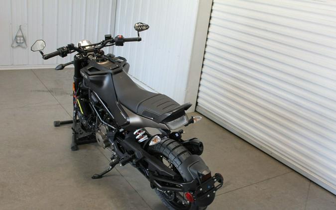 2023 Husqvarna SVARTPILEN 401