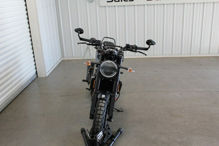 2023 Husqvarna SVARTPILEN 401