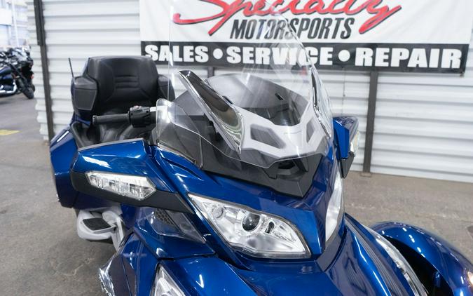 2011 Can-Am Spyder® RT Audio & Convenience SE5