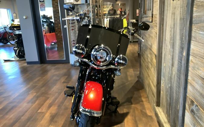 Harley-Davidson® Heritage Classic 2026 FLHC S1-26 Brilliant Red - Black w/Cast Wheels