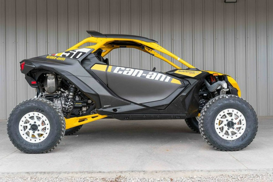 2024 Can-Am Maverick R X RS With Smart-Shox Carbon Black & Neo