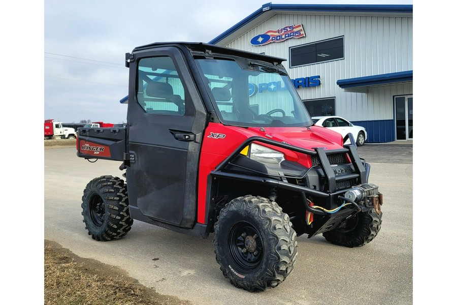 2017 Polaris Industries RANGER XP® 900 EPS Solar Red