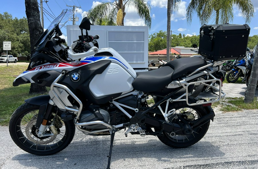 2022 BMW R