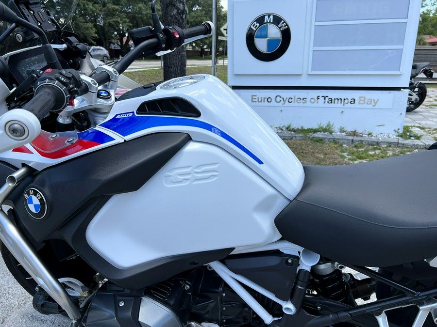 2022 BMW R