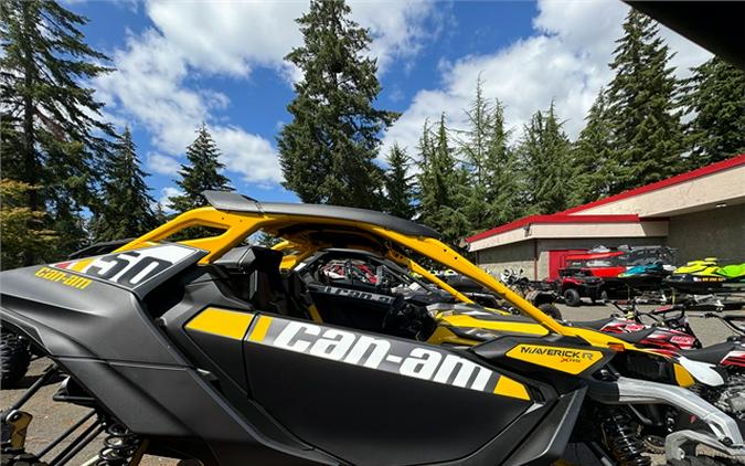 2024 Can-Am™ Maverick R X rs