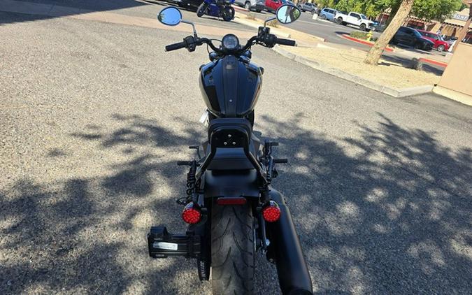 2025 Indian Scout Sixty Bobber Black Metallic