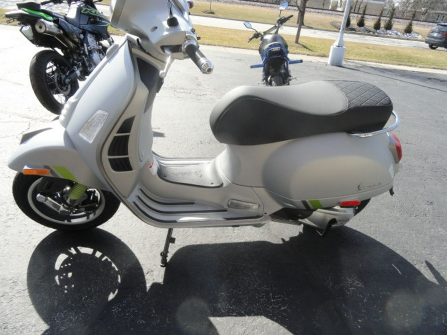 2023 Vespa GTS Super 300 Tech