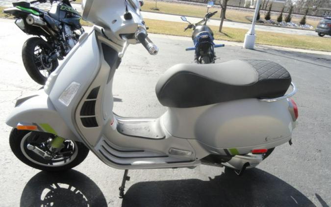 2023 Vespa GTS Super 300 Tech