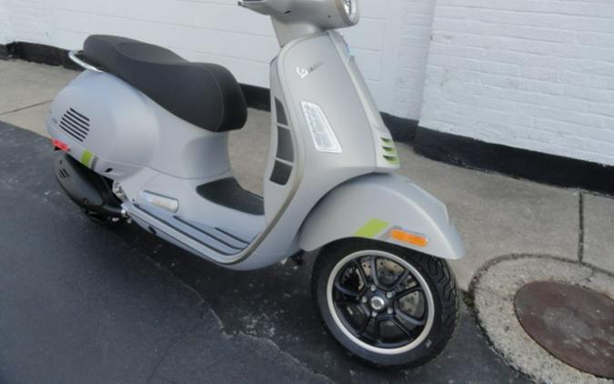 2023 Vespa GTS Super 300 Tech