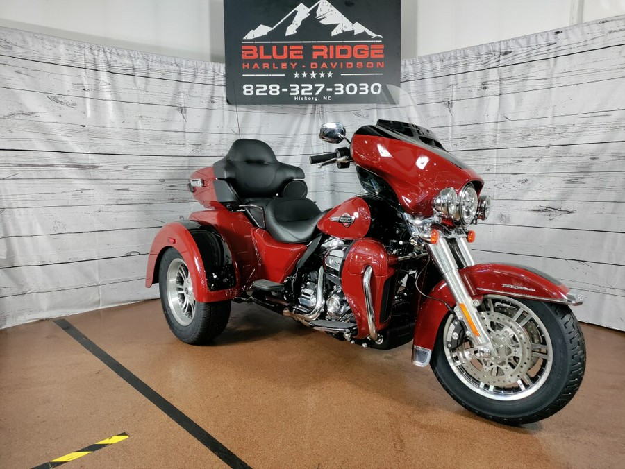 2024 Harley-Davidson Tri Glide Ultra Red Rock / Vivid Black