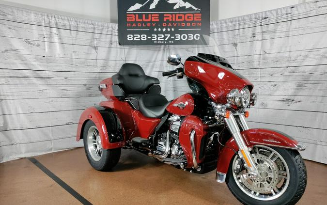 2024 Harley-Davidson Tri Glide Ultra Red Rock / Vivid Black