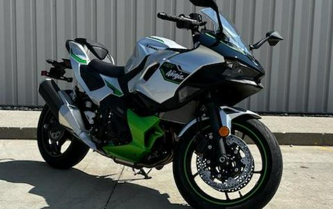 2024 Kawasaki Ninja® 7 Hybrid ABS