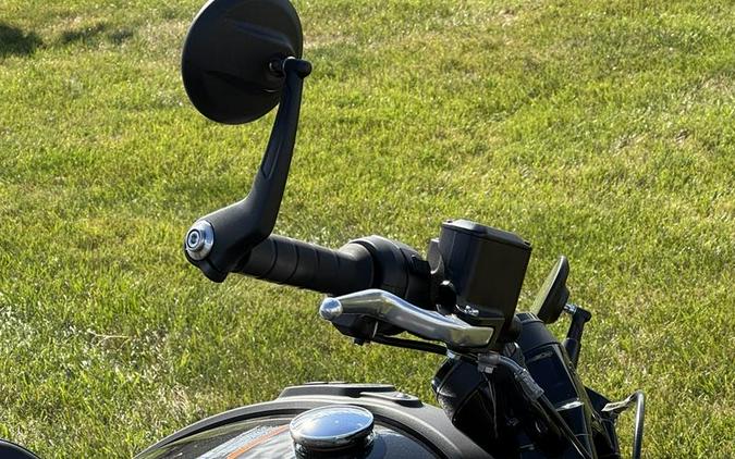 2025 Indian Motorcycle® Scout® Bobber Black Metallic