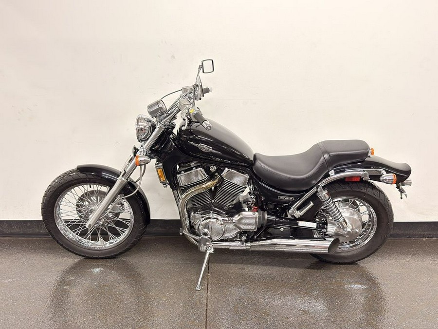 2005 Suzuki Boulevard S83