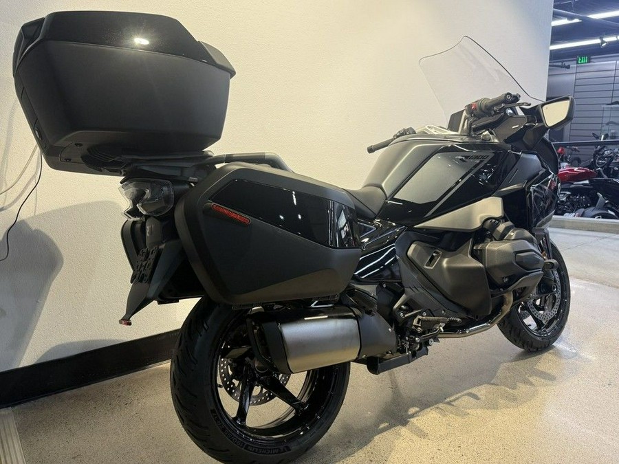 2026 BMW R 1300 RT Triple Black