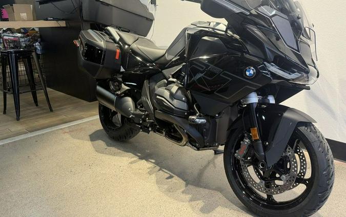 2026 BMW R 1300 RT Triple Black