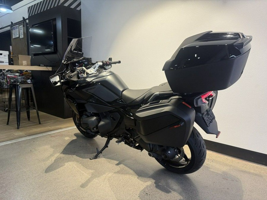 2026 BMW R 1300 RT Triple Black