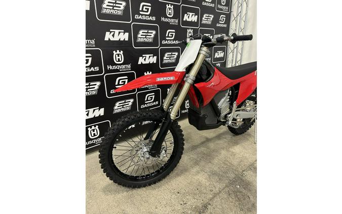 2026 Varg MX Alpha 80 HP - Stark Future