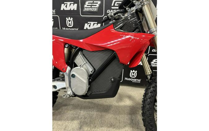 2026 Varg MX Alpha 80 HP - Stark Future