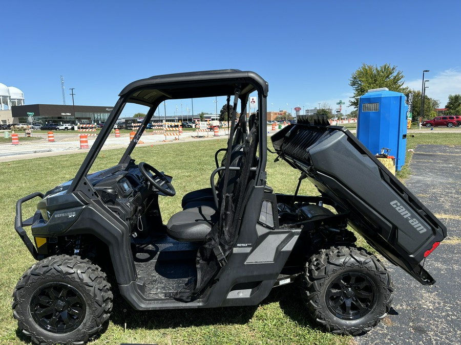 2024 Can-Am™ Defender XT HD7