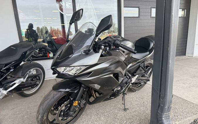 2023 Kawasaki Ninja 650 Metallic Matte Graphenesteel Gray/Ebony KRT Edition