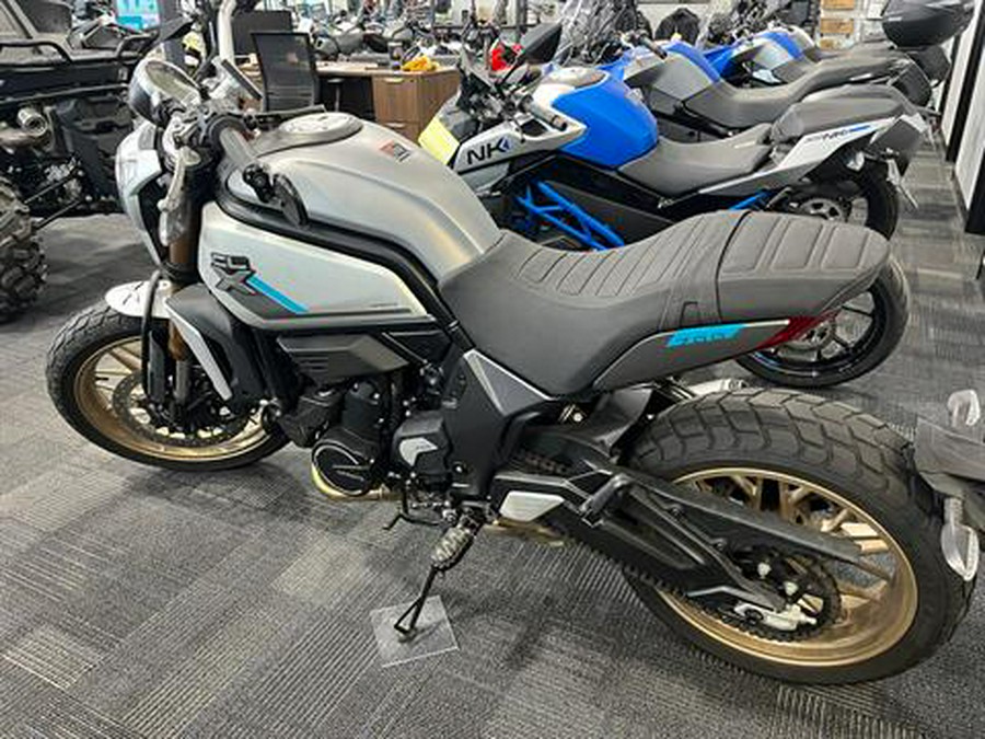 2022 CFMOTO 700CL-X