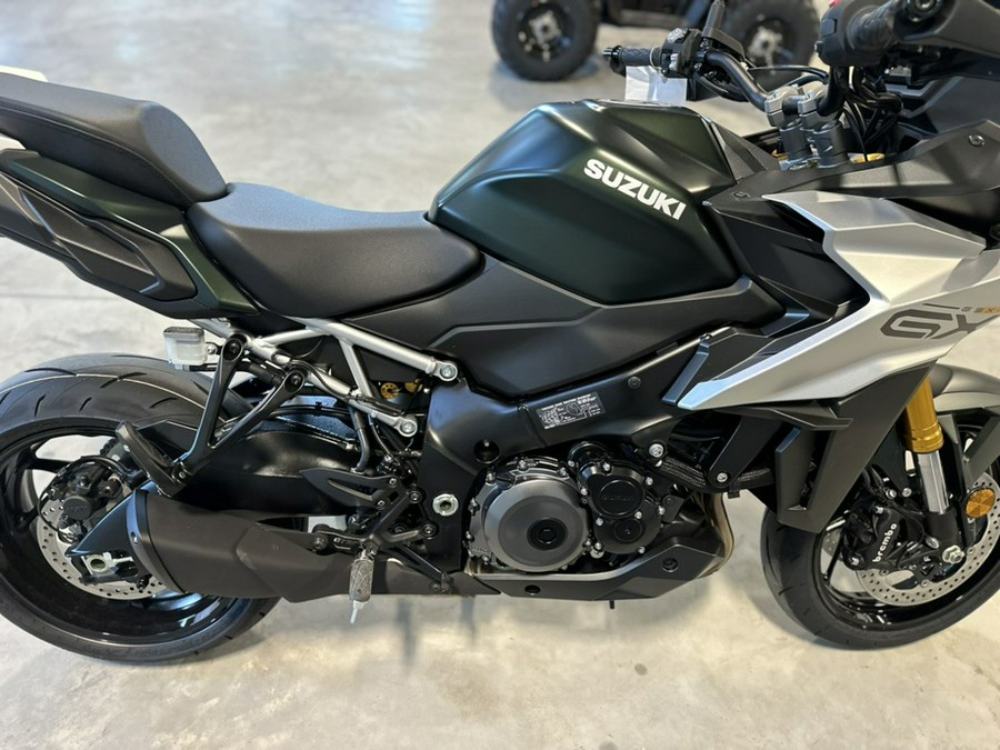 2024 Suzuki GSX-S1000GX+