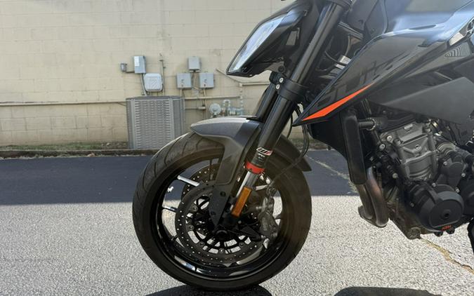 2021 KTM Duke 890 R