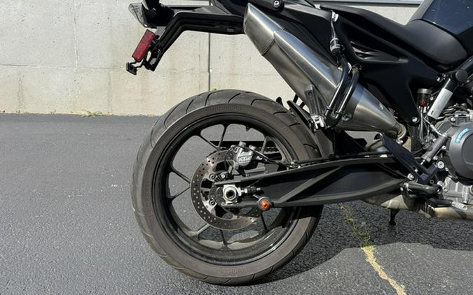 2021 KTM Duke 890 R