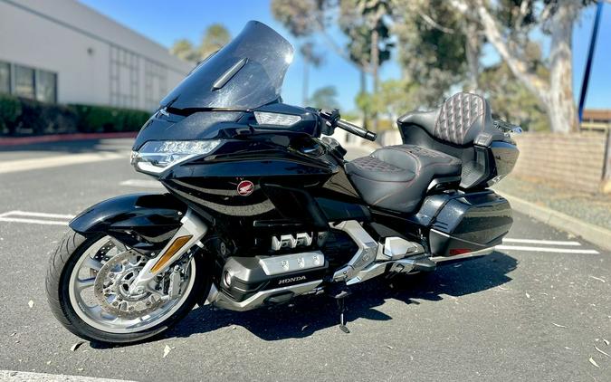 2019 Honda® Gold Wing Tour Automatic DCT Darkness Black Metallic