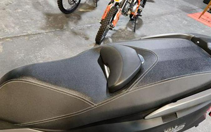 2025 Wolf Brand Scooters V300I