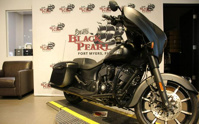 2020 Indian Motorcycle® Chieftain® Dark Horse® Thunder Black Smoke