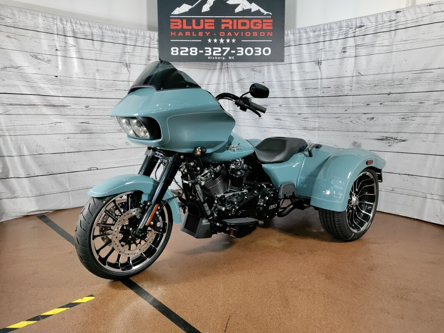 2024 Harley-Davidson Road Glide 3 Sharkskin Blue – Black Finish
