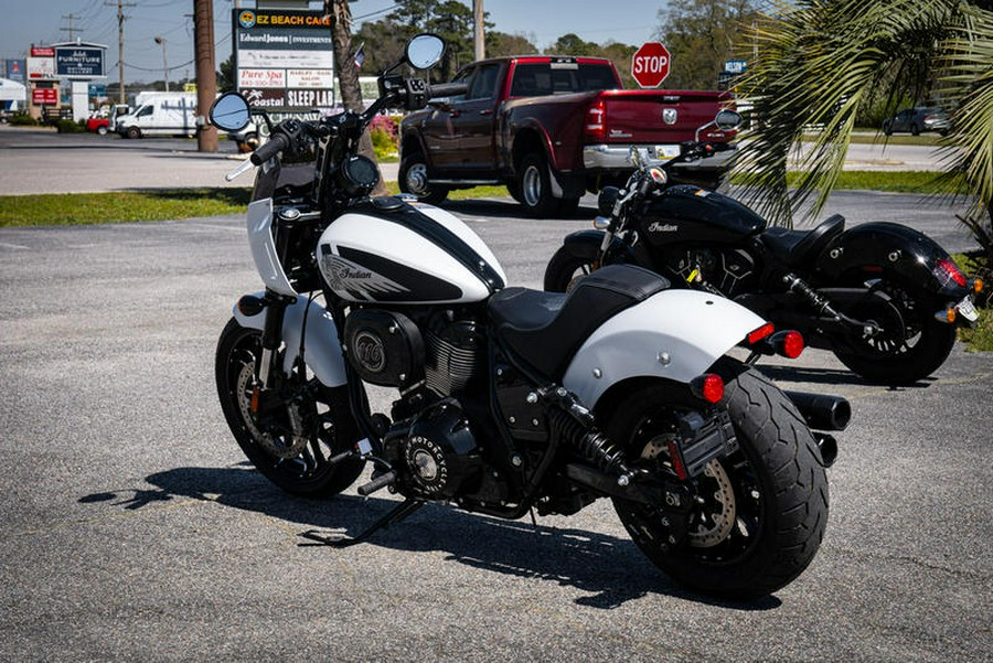 2024 Indian Motorcycle® Sport Chief Ghost White Metallic Smoke