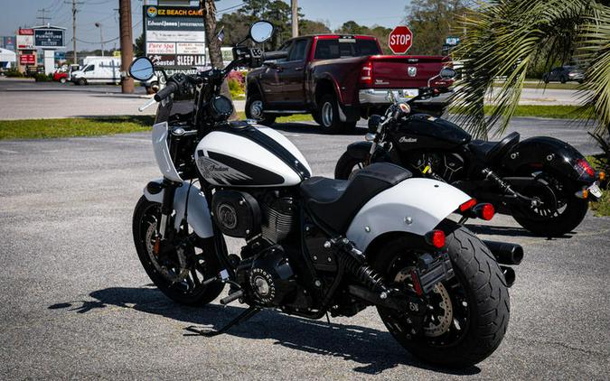 2024 Indian Motorcycle® Sport Chief Ghost White Metallic Smoke